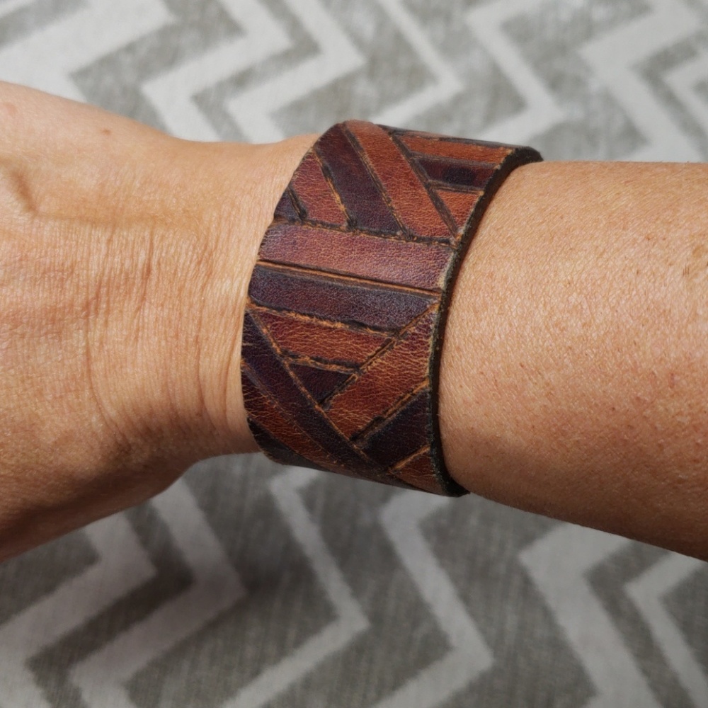 Leather brown bracelet